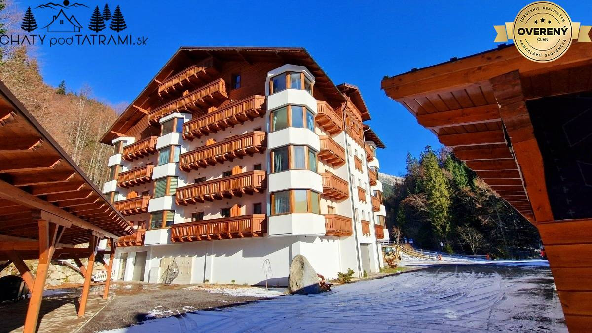 Priestranný byt s garážou Rezidencia Romantika Trangoška 