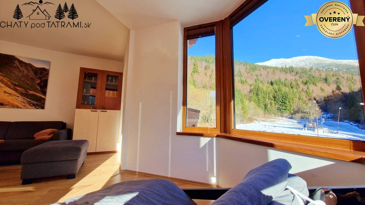 Priestranný byt s garážou Rezidencia Romantika Trangoška 