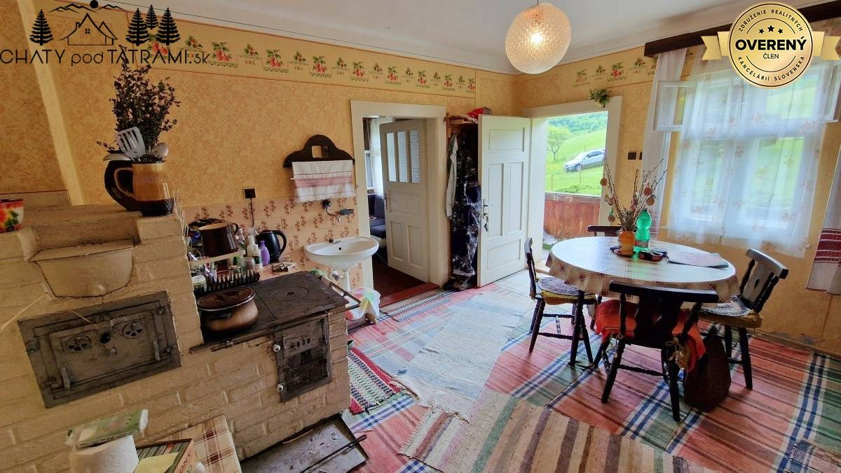 Chalúpka, polosamota, 1,9 ha pozemok, výhľad na Nízke Tatry 