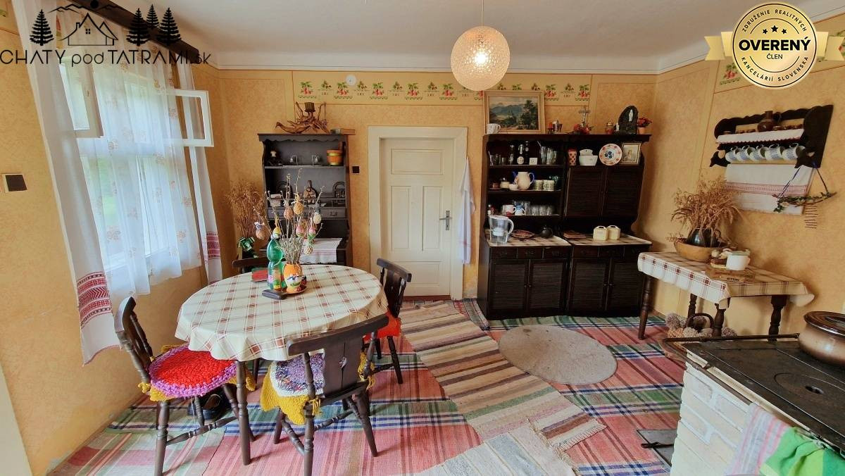 Chalúpka, polosamota, 1,9 ha pozemok, výhľad na Nízke Tatry 