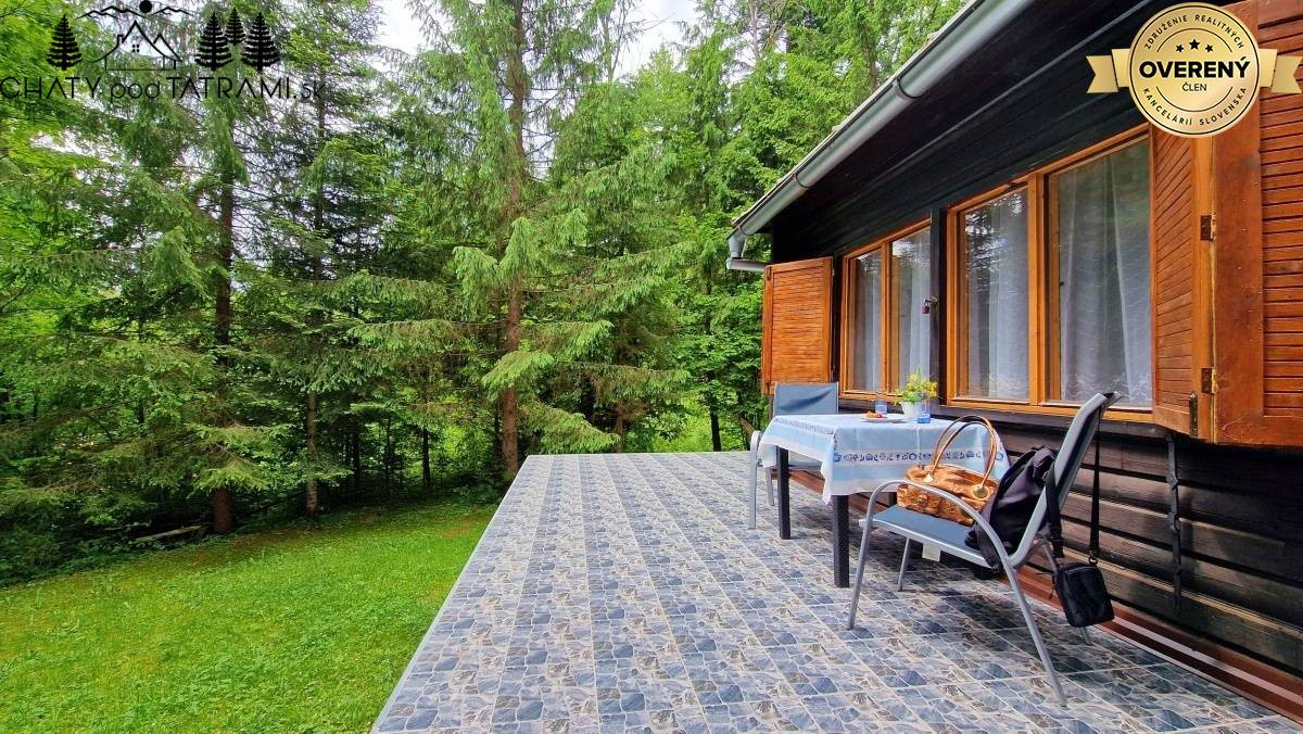 4i chata v lese pri potôčiku Krpáčovo Nízke Tatry