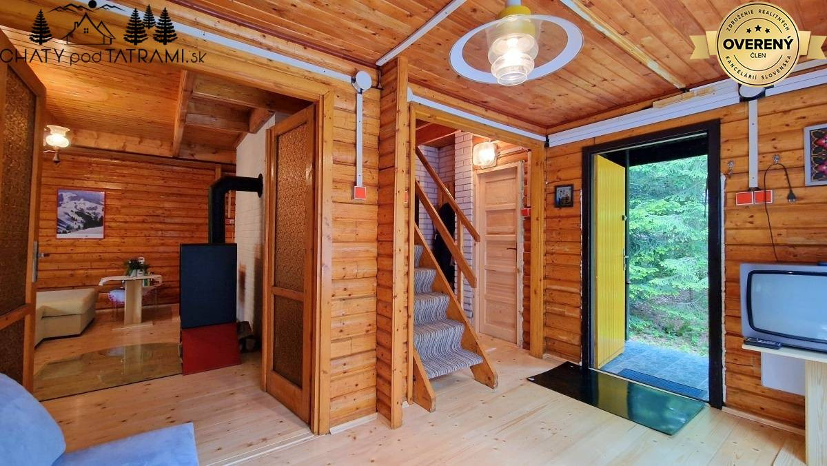 4i chata v lese pri potôčiku Krpáčovo Nízke Tatry