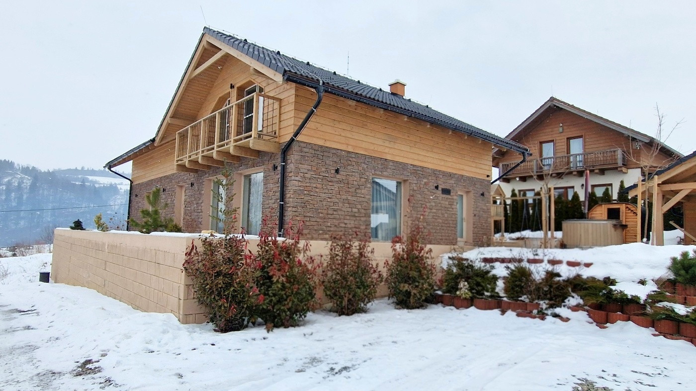 Dvojapartmánový dom pod lyžiarskym svahom Čierny Balog