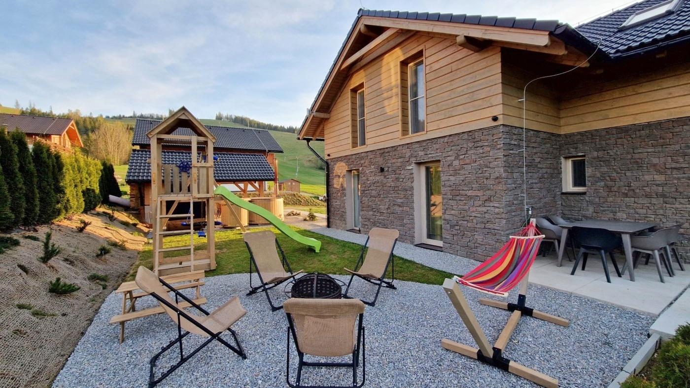 Dvojapartmánový dom pod lyžiarskym svahom Čierny Balog