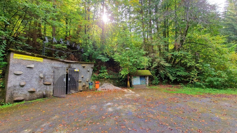 Pozemok pri vchode do jaskyne Bystrá Nízke Tatry