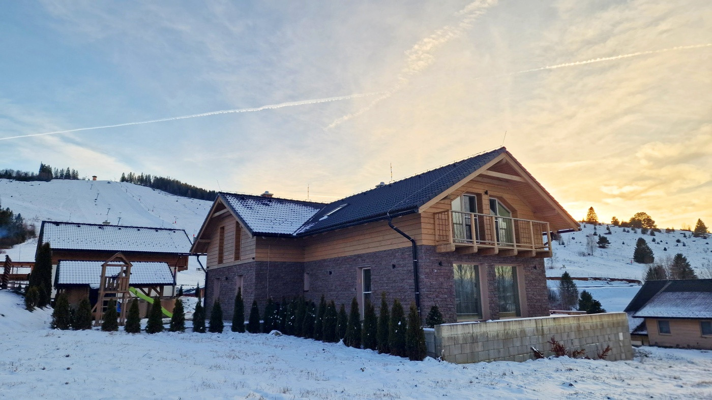 Dvojapartmánová chata pod lyžiarskym svahom Čierny Balog