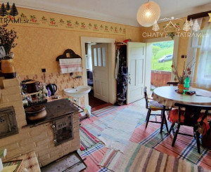 Chalúpka, polosamota, 1,9 ha pozemok, výhľad na Nízke Tatry 