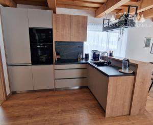 Dvojapartmánový dom pod lyžiarskym svahom Čierny Balog