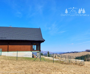 Precízna drevostavba nad mrakmi s bezkonkurenčným výhľadom