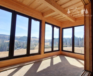 Precízna drevostavba nad mrakmi s bezkonkurenčným výhľadom