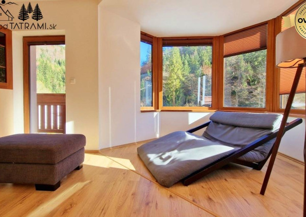 Priestranný byt s garážou Rezidencia Romantika Trangoška 