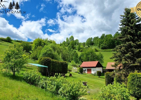 Chalúpka, polosamota, 1,9 ha pozemok, výhľad na Nízke Tatry 