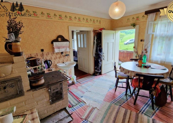 Chalúpka, polosamota, 1,9 ha pozemok, výhľad na Nízke Tatry 