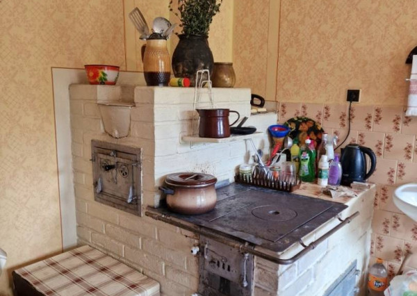 Chalúpka, polosamota, 1,9 ha pozemok, výhľad na Nízke Tatry 