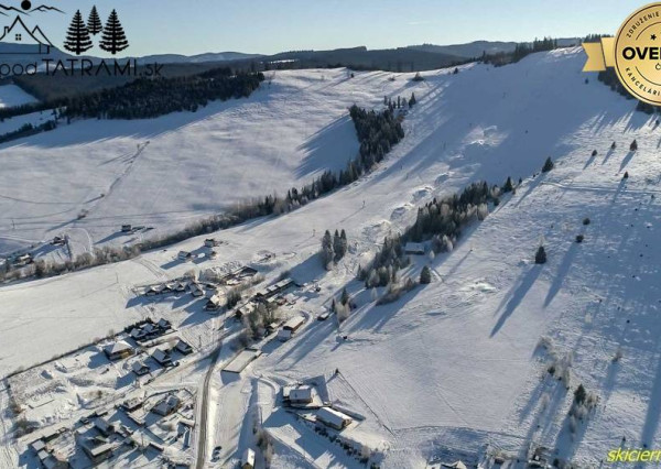 Chalúpka, polosamota, 1,9 ha pozemok, výhľad na Nízke Tatry 