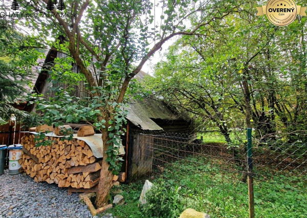 Pozemok s budovou na pokojnom mieste Mýto Nízke Tatry