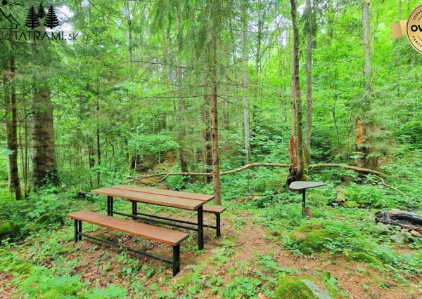 4i chata v lese pri potôčiku Krpáčovo Nízke Tatry