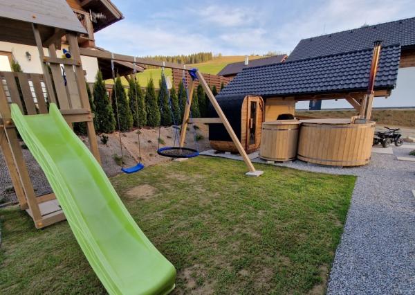 Dvojapartmánový dom pod lyžiarskym svahom Čierny Balog