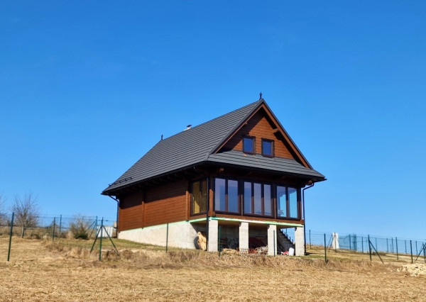 Precízna drevostavba nad mrakmi s bezkonkurenčným výhľadom