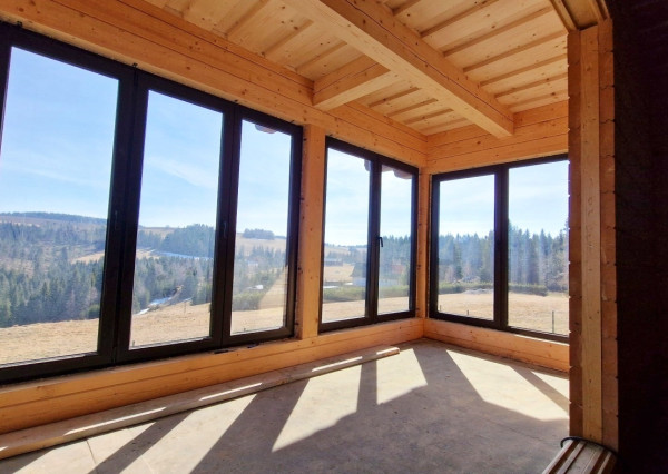 Precízna drevostavba nad mrakmi s bezkonkurenčným výhľadom